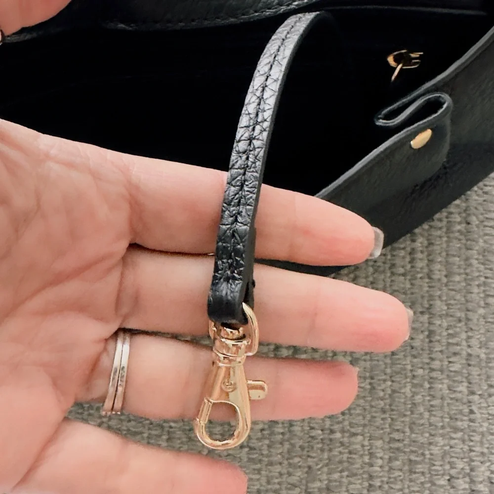 Michael Kors black pebble leather handbag crossbody. Like brand new - Picture 5 of 7
